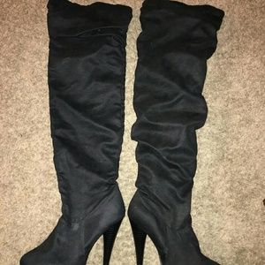 Knee high suede michael antonio size 9 boots